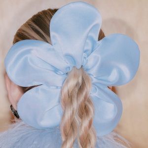 SANDY LIANG FLOWER SCRUNCHIE